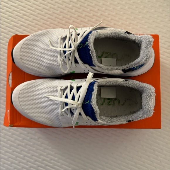 Nike Cruz One - 2 pairs, very lightly used (less than 5 times each) - Picture 5 of 10